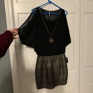NWT Dillards dress with necklace